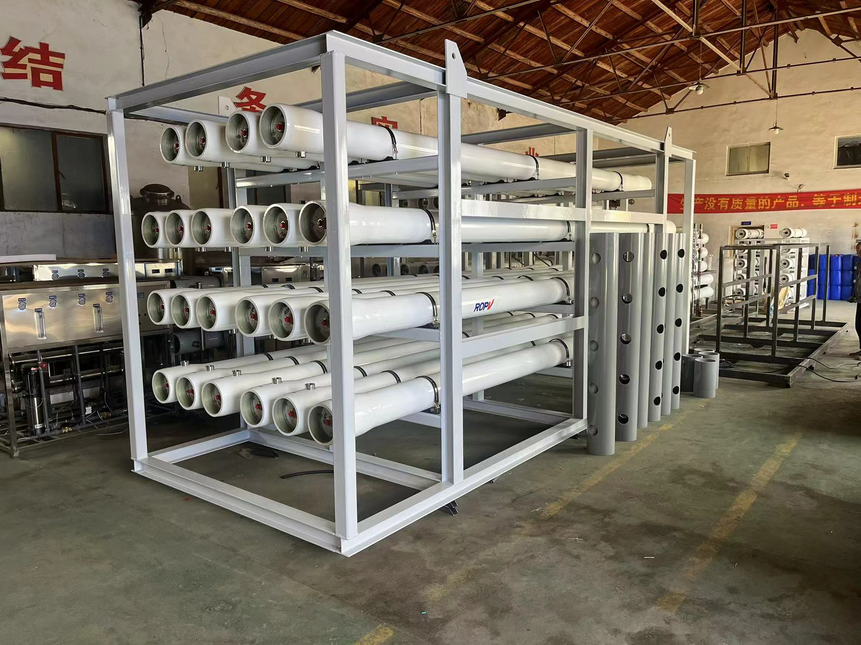	膜法过滤设备加工现场 On site processing of membrane filtration equipment